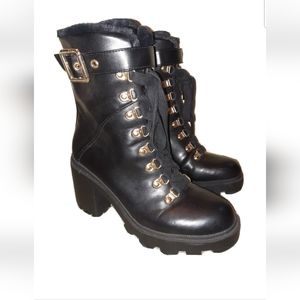 Mix no. 6 black boots with fur trim size 6 1/2